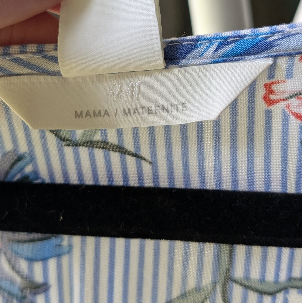 130.H&M Maternity Floral Blue and White Dress‎ - Picture 2 of 5